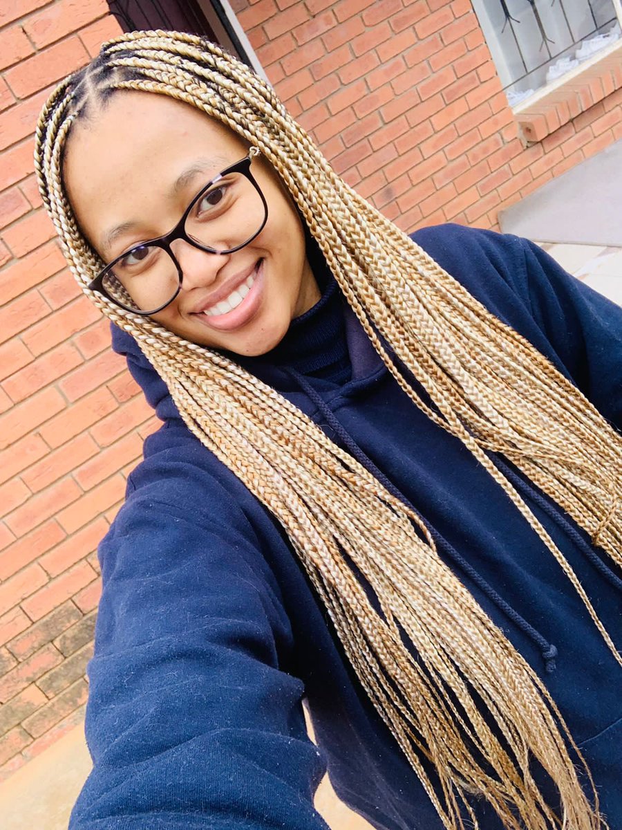 RethabileLeng's tweet photo. It’s the braids for me https://t.co/8dJiz5w09K