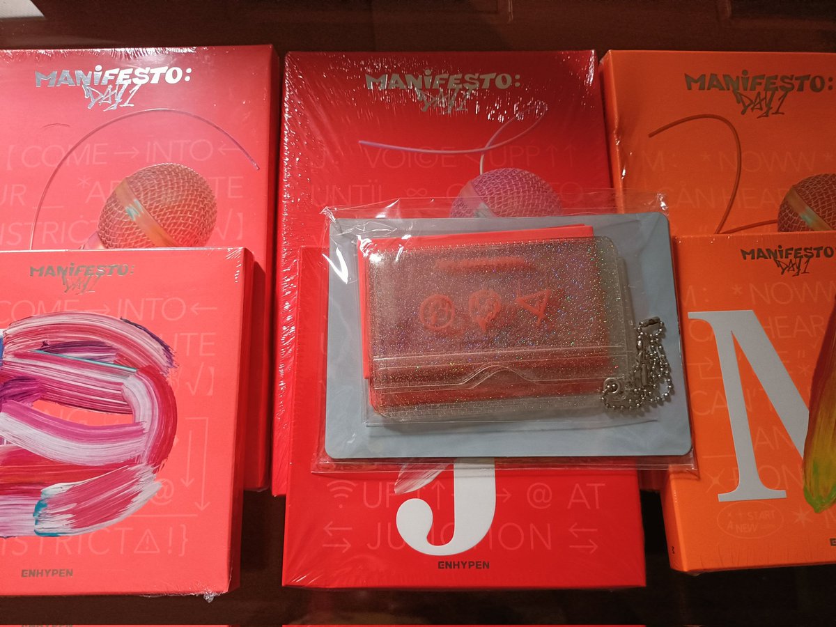 sunjkcart's tweet photo. 💌— #sunjkcarts_buys

. . . thank you so much @ph_safe my manifesto albums arrived safely and look at my pulls😭🙇🏻‍♀️, till our next transaction 🤍

#SafePlaceFeedbacks https://t.co/6Jqc9Zt46c