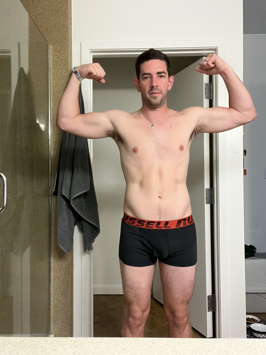 CederJones's tweet photo. Feeling good about my progress. 20lbs down, would like to drop a few more. What do you think? https://t.co/NF8vbwBjVP