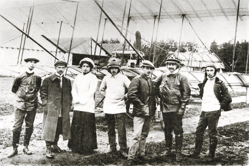 Russia's tweet photo. ๐ฉ๐ฉโโ๏ธ #DYK? Lydia #Zvereva was the 1st licensed female aviator in #Russia. #OTD in 1911, she was granted a pilot certificate at the Russian Aviation Association Flying School.
The 1st aviatress in the world to perform #LoopDeLoop - one of the most difficult aerobatic maneuvers โ๏ธ https://t.co/Ybzi9aGvxw