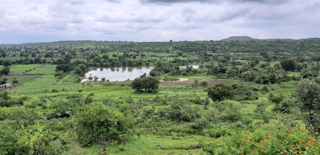 AOLProjectsMAH's tweet photo. Led by our watershed management project with @iahv and @overseasvbi, 30,000 farmers from Jalna, Maharashtra have overpowered their waterless fate. They built 3,000 watershed structures in a span of 3 years which, this monsoon, has stored more than 4 crore liters of water! https://t.co/WxOxZqVnro