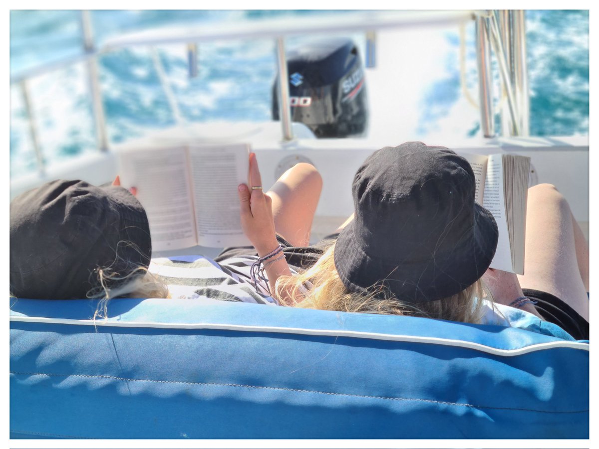 PambeleMoz's tweet photo. A lovely day out on the boat. Snorkelling, picnic lunch, island walks....now time to just chill on the boat ride back to #PambeleBeachHouse
#boating #island #beachholiday #bushandbeach #barefootluxury #beachhouserentals #villarentals #vacationrentals #exclusiveusevilla https://t.co/5PBi3ProOs
