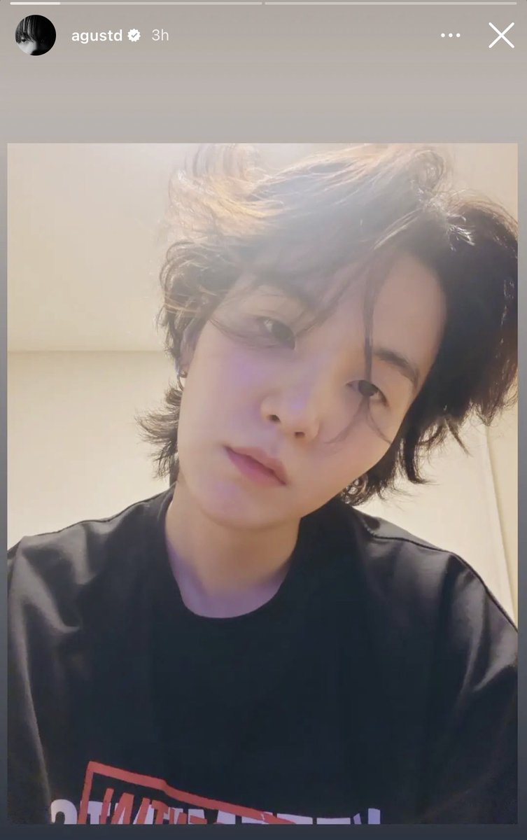 mafezamoraa's tweet photo. [📸🐱] ¡Min Yoongi en sus historias de Instagram! 🙏🛐 cadena para que tampoco se corte el pelo 😍😎🥹

@BTS_twt #방탄소년단슈가 #BTS #BTSARMY #SUGA #슈가 #YOONGI #MinYoongi https://t.co/Ku9vUxWBgH