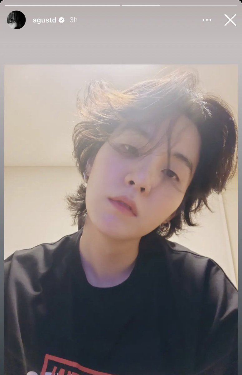 mafezamoraa's tweet photo. [📸🐱] ¡Min Yoongi en sus historias de Instagram! 🙏🛐 cadena para que tampoco se corte el pelo 😍😎🥹

@BTS_twt #방탄소년단슈가 #BTS #BTSARMY #SUGA #슈가 #YOONGI #MinYoongi https://t.co/Ku9vUxWBgH