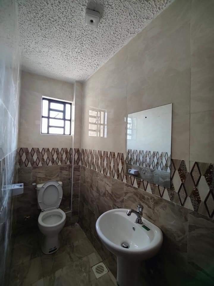 MaweyProperties's tweet photo. Winners Apartment in Tena Estate
NOW LETTING
✅Well lit and spacious rooms
✅Master bedroom is ensuite
✅ Back-up generator for the lift and common areas
✅ Internet connectivity 
PriceOnebedroom - Ksh 22,000 
Two bedrooms
Small -Ksh 30,000
Big - Ksh 33,000
📞📱📞
0718659172 https://t.co/lWXWSLpA2L