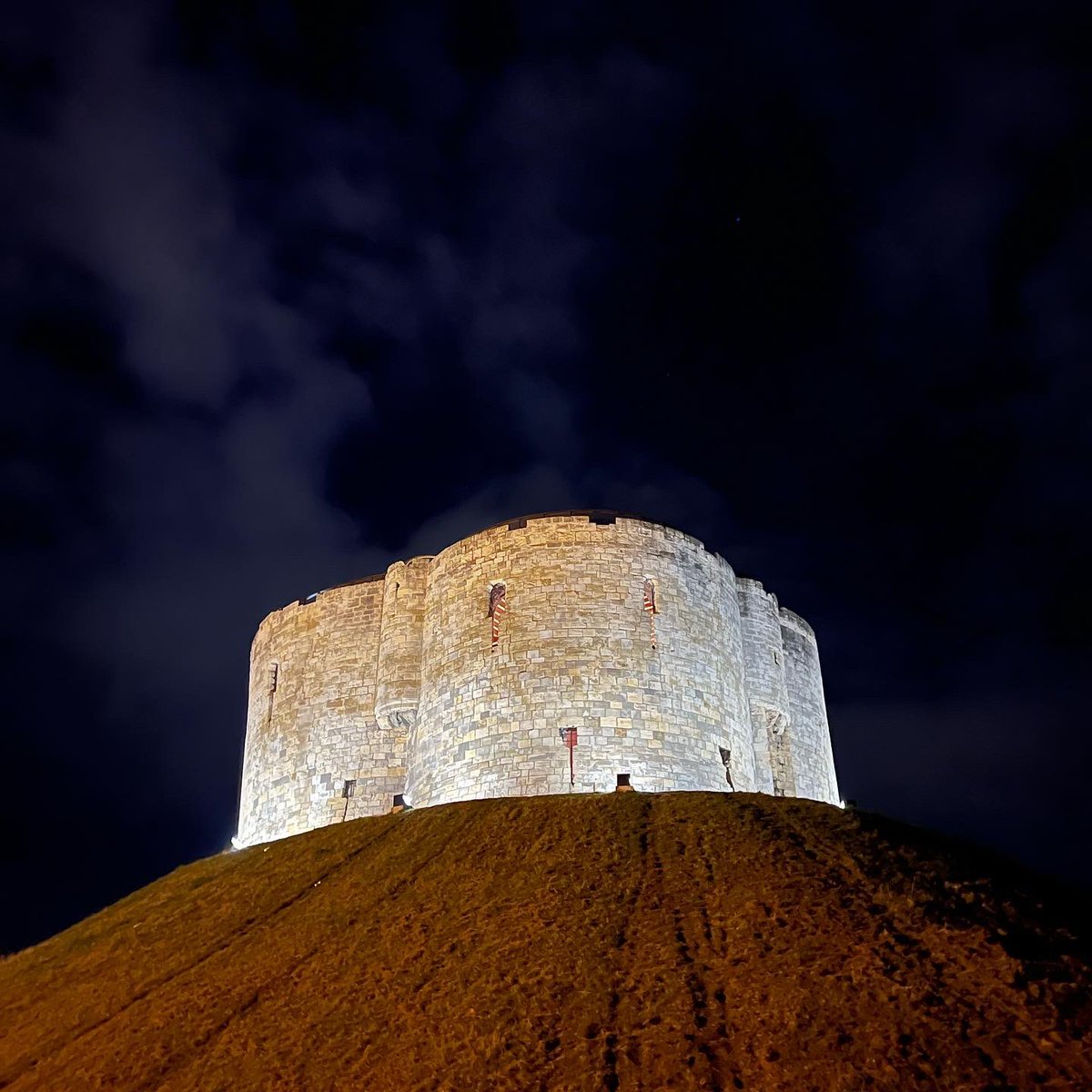 RunFindlayRun's tweet image. Run 75 of 124  #RunFindlayRun for @CR_UK in every postcode UK. 

Early morning run in #York before work such a visually pleasing on the eye city full of amazing building and #Shambles great way to start the day.  

#running #run #runner #runningmotivation
#runners