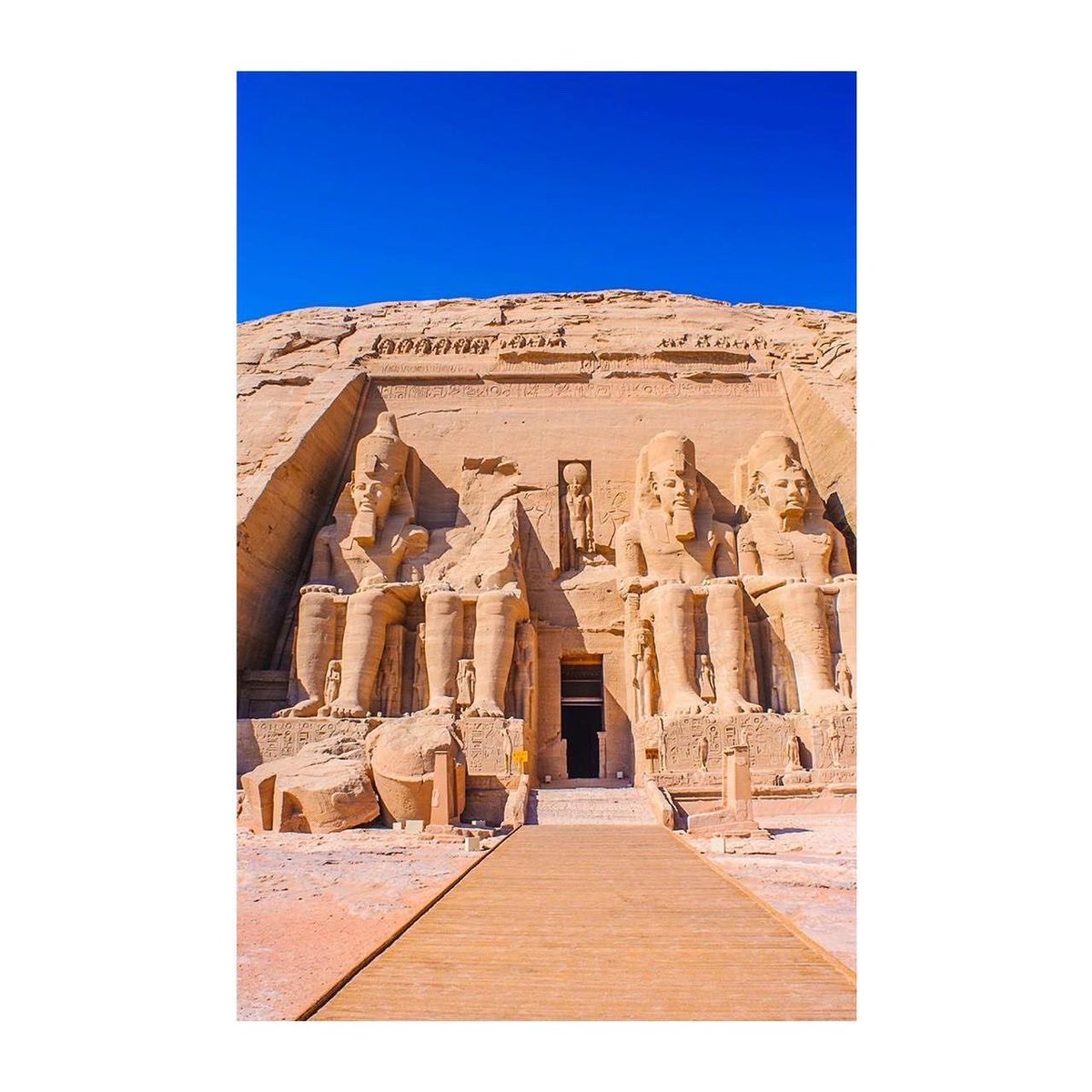 sushmibhaduri28's tweet photo. TRAVEL OPENS YOUR HEART,
BROADENS YOUR MIND AND
FILLS YOUR LIFE WITH STORIES TO TELL ❤️🇪🇬🖤 @ExperienceEgypt
#VisitEgypt #VisitCairo #Egypt #Cairo #PyramidOfGiza #VisitPyramidOfGiza #ExperienceEgypt #IndianInEgypt #TravelWithLove ⭐️🤗 1/2 https://t.co/60WacDL1ZT