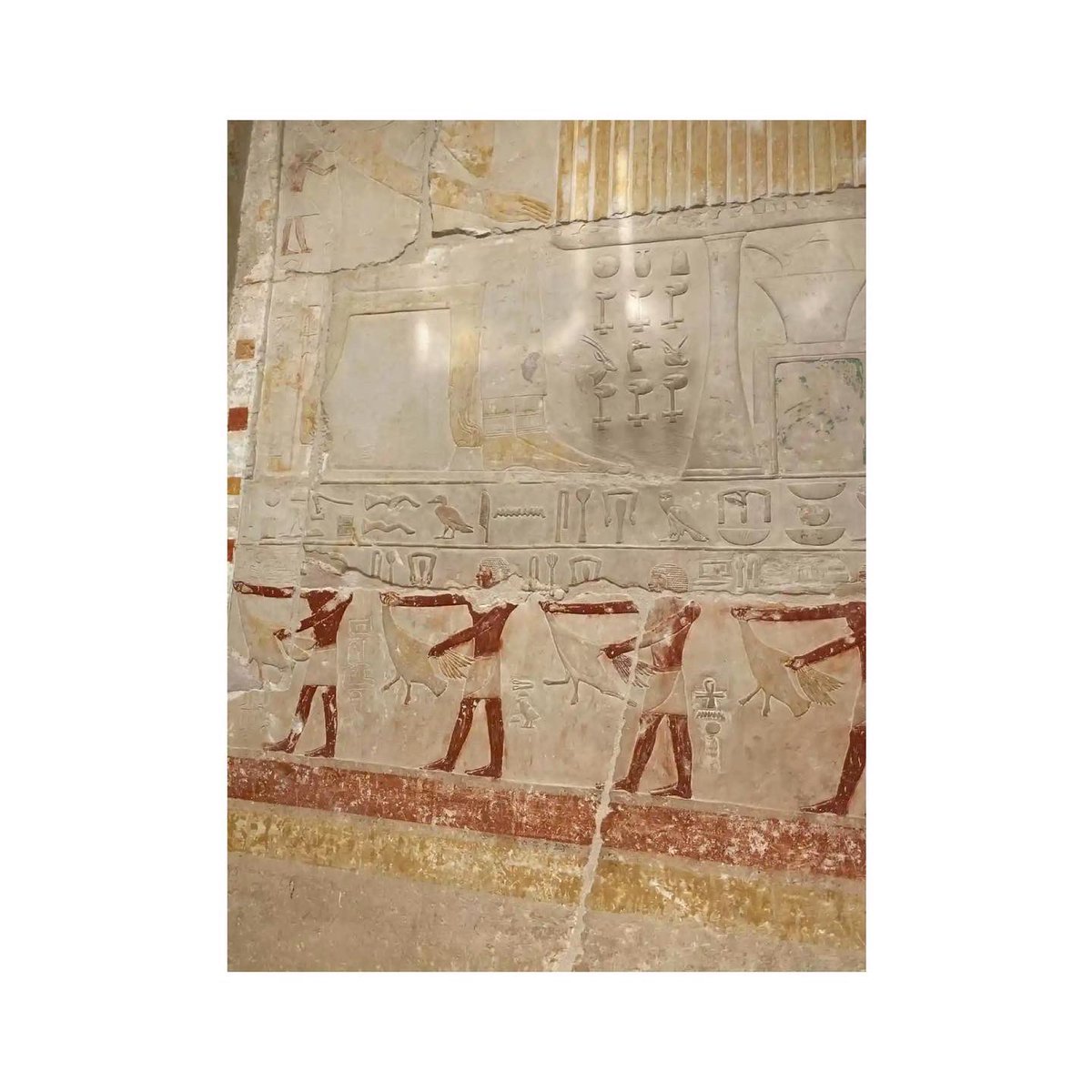 sushmibhaduri28's tweet photo. TRAVEL OPENS YOUR HEART,
BROADENS YOUR MIND AND
FILLS YOUR LIFE WITH STORIES TO TELL ❤️🇪🇬🖤 @ExperienceEgypt
#VisitEgypt #VisitCairo #Egypt #Cairo #PyramidOfGiza #VisitPyramidOfGiza #ExperienceEgypt #IndianInEgypt #TravelWithLove ⭐️🤗 2/2 https://t.co/2LQ7fC1Kgx