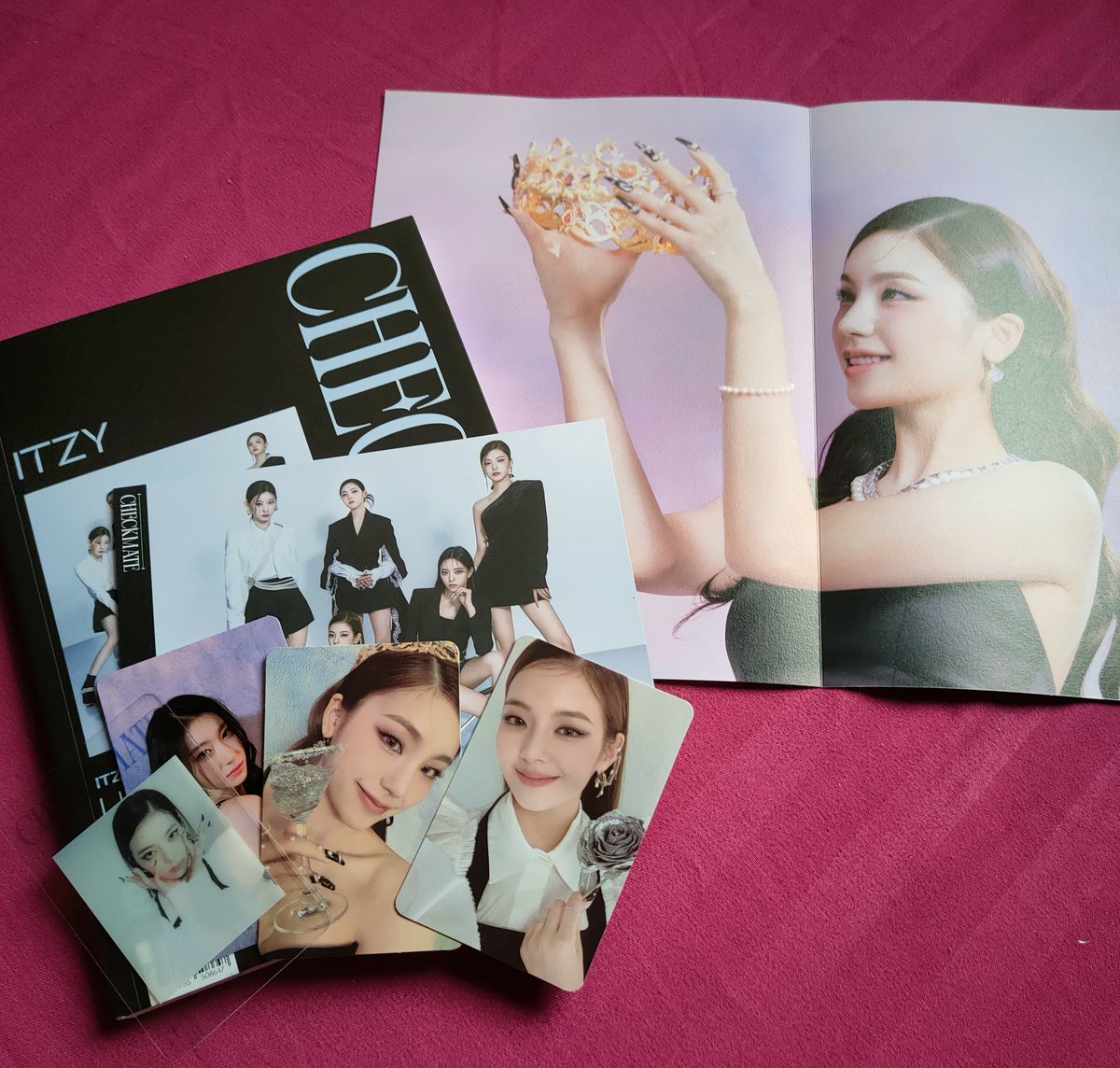 prettyejii's tweet photo. #MY_CHECKMATE ALBUM CAME HOME BITCH I LOVE ALL MY PULLS GRABE MAHAL NA MAHAL AKO NG YEJISU + CHAER 😭🫶 GOD IM SO BLESSED 🥹✨ https://t.co/Eytimuejdy