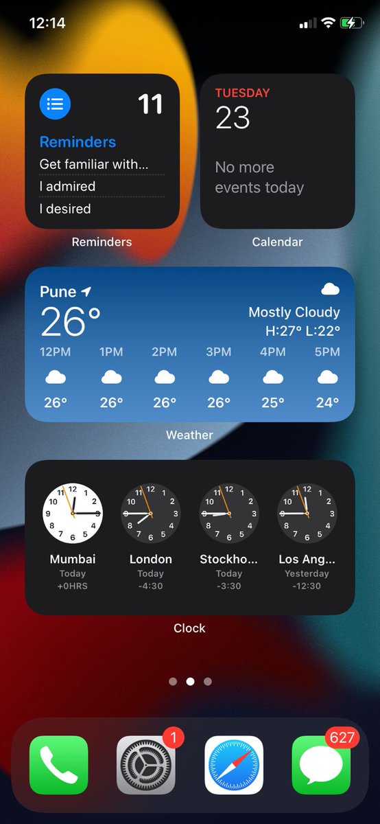 Captain__Levi_'s tweet photo. @Apple weird glitch in Widget where my current location Mumbai shows white dial(daylight) whereas London and Stockholm should also be in white instead of black (showing night time) 🙌 (screenshot time - 12:15pm afternoon) @MKBHD https://t.co/Q4Ss6IENDM