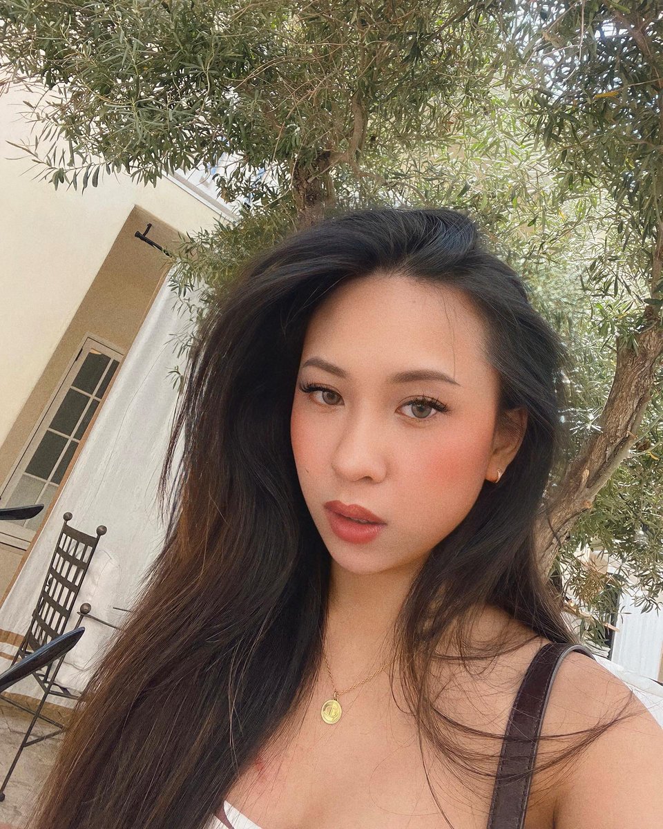 kingvkat's tweet photo. ☀️💋 https://t.co/sITSJUghfP