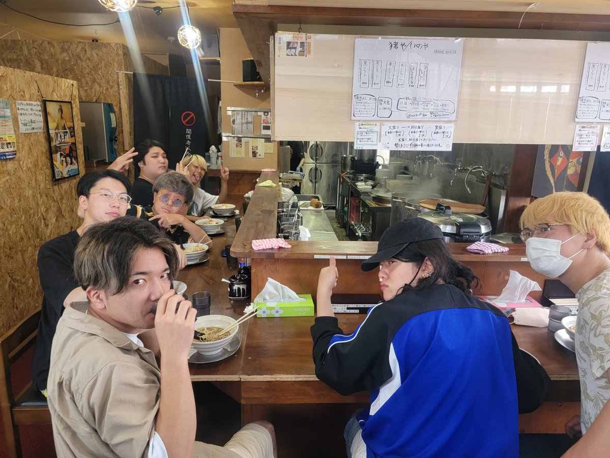 Kiaimeshi's tweet photo. メンバー
それぞれ
は
すでに
ご来店いただいてるが
フルメンバー
と
スタッフ
一緒で
ご来店は
移転後
初かな(^_-)
#りべりおん https://t.co/ArJDnNhHtA