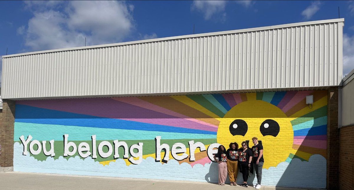 Mrs. Hutson tweet media