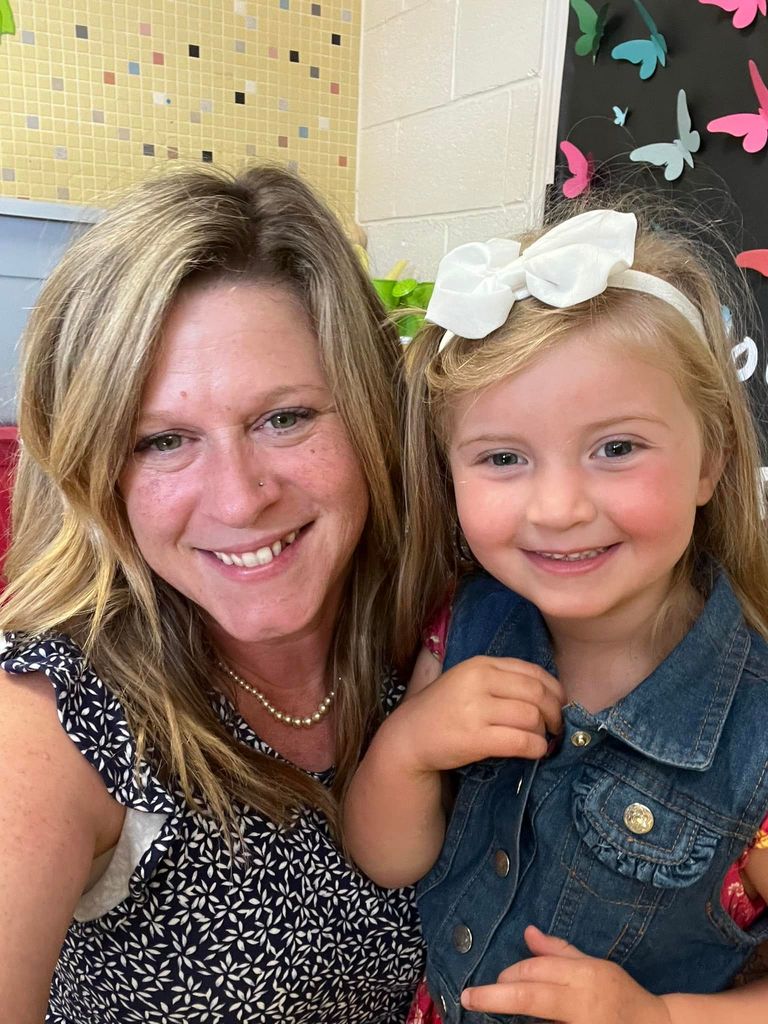 MattoonCUSD2's tweet photo. One of our Birth-3 kids graduated to Preschool today! Congratulations to Layla! We hope you had a great first day. Here she is pictured with the Director of Early Childhood Katrina Farris.
Get more details on the program here:
https://t.co/ArD2T58c62
#mcusd2 #mattoon https://t.co/Jkq4pivgp7