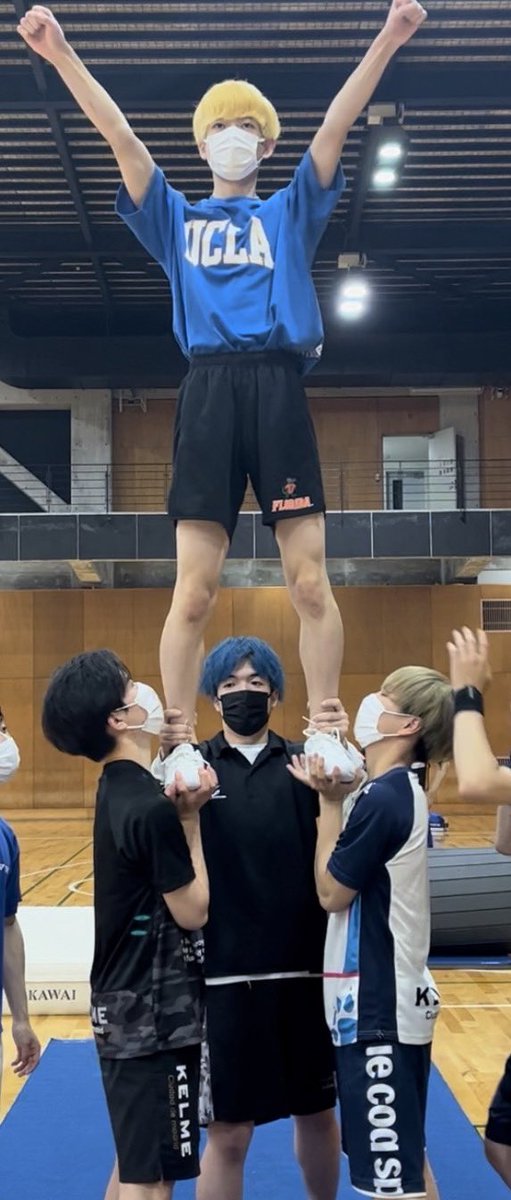 spiders_cheer's tweet photo. 【🎂誕生日🎂】
本日、8月23日は10期“左利きの銀次”の19歳のお誕生日です！🪙

今年の抱負は、、
🗣色んな技に挑戦する
🗣髪の毛をもっと大事にする
です✊🏻❤️‍🔥

素敵な一年になりますように😌✨

#名古屋SPIDERS #名古屋スパイダーズ #男子チア #チアリーディング https://t.co/QhRwHR1tIU