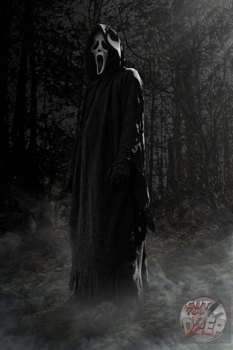 LblsUnderground's tweet photo. Since I am planning another #GhostFace photoshoot soon with @cuttoodeephcc I wonder if someone will take one of the pics and make it into a poster again? Definitely no issue with someone doing it just ask permission to use the photo. #SCREAM #CutTooDeep https://t.co/MRwFzsiCtf