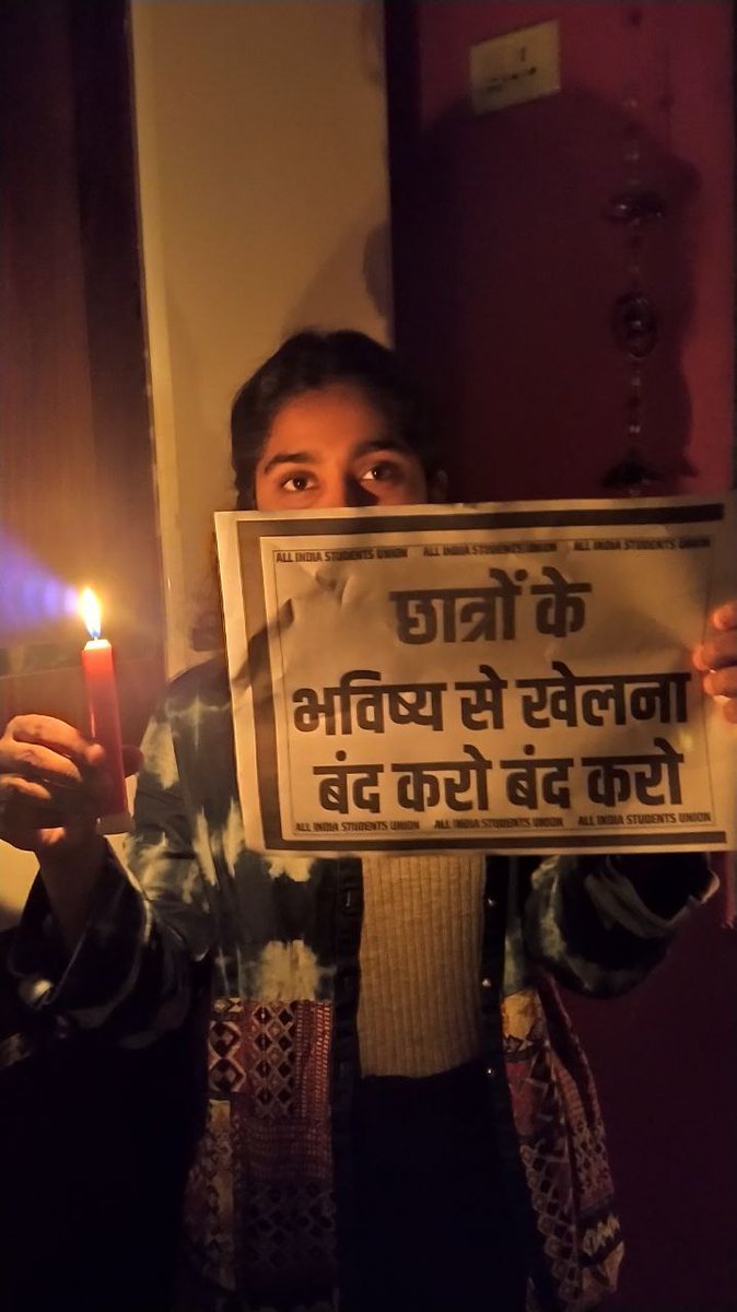Er_Pragyan_01's tweet photo. @dpradhanbjp Ps Listen to #JEEMains2022 Students Or leave ur post as Education Minister. 

@EduMinOfIndia @PMOIndia @narendramodi @DG_NTA 

#CANDLEMARCHforJeeNeetJustice 
#JEEMainsThirdAttemptForAll

@Aajtak @ChouhanShivraj @myogioffice @India_NHRC @ABPNews @erPawanBhadana https://t.co/XPNq3rhq4X