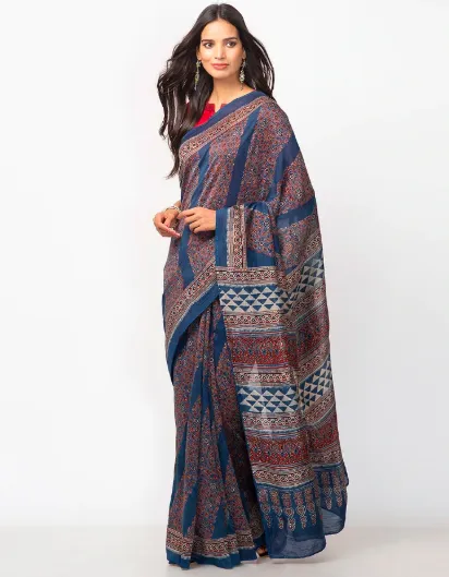 SunjayJK's tweet image. Exploring the Indian block print’s rich cultural history
From Rajasthan’s popular Dabu print to Gujarat’s Ajrakh, @VOGUEIndia gives you a low-down on the much-loved art form.
By Shweta Gandhi, 2019

#BlockPrint #BlockPrints #BlockPrinting #IndianTextiles

vogue.in/content/histor…