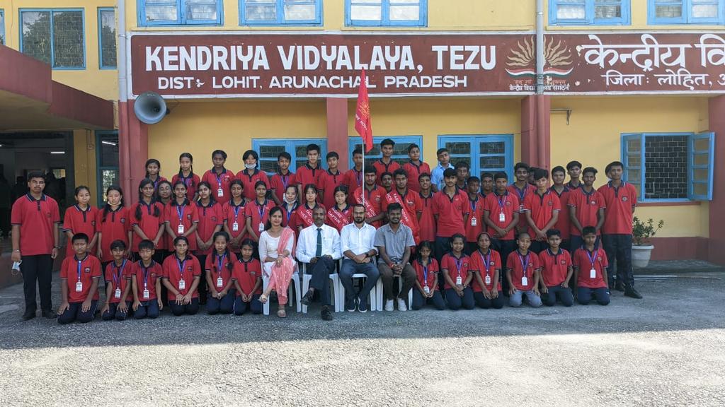shiv_pratap1978's tweet photo. Student's were so excited to be a part of student's council for the session 2022-23.@kvtezu_1893 @KVSRO_TINSUKIA @binodbehera25 https://t.co/OfHgQvI2fa