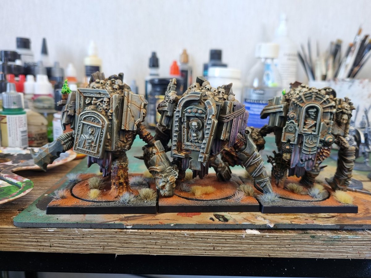 Thehobbyhobo1's tweet photo. Bone Golemms done. One unit to go and this whole comission job is done. #coloursofconquest #PBWargames https://t.co/UhszJGpBCy