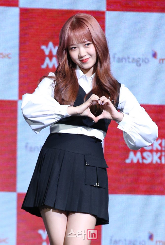 Weki Meki's Choi Yoo Jung reportedly to debut as a solo artist after 6 years

She will release her solo song in September 

Source: n.news.naver.com/entertain/arti…