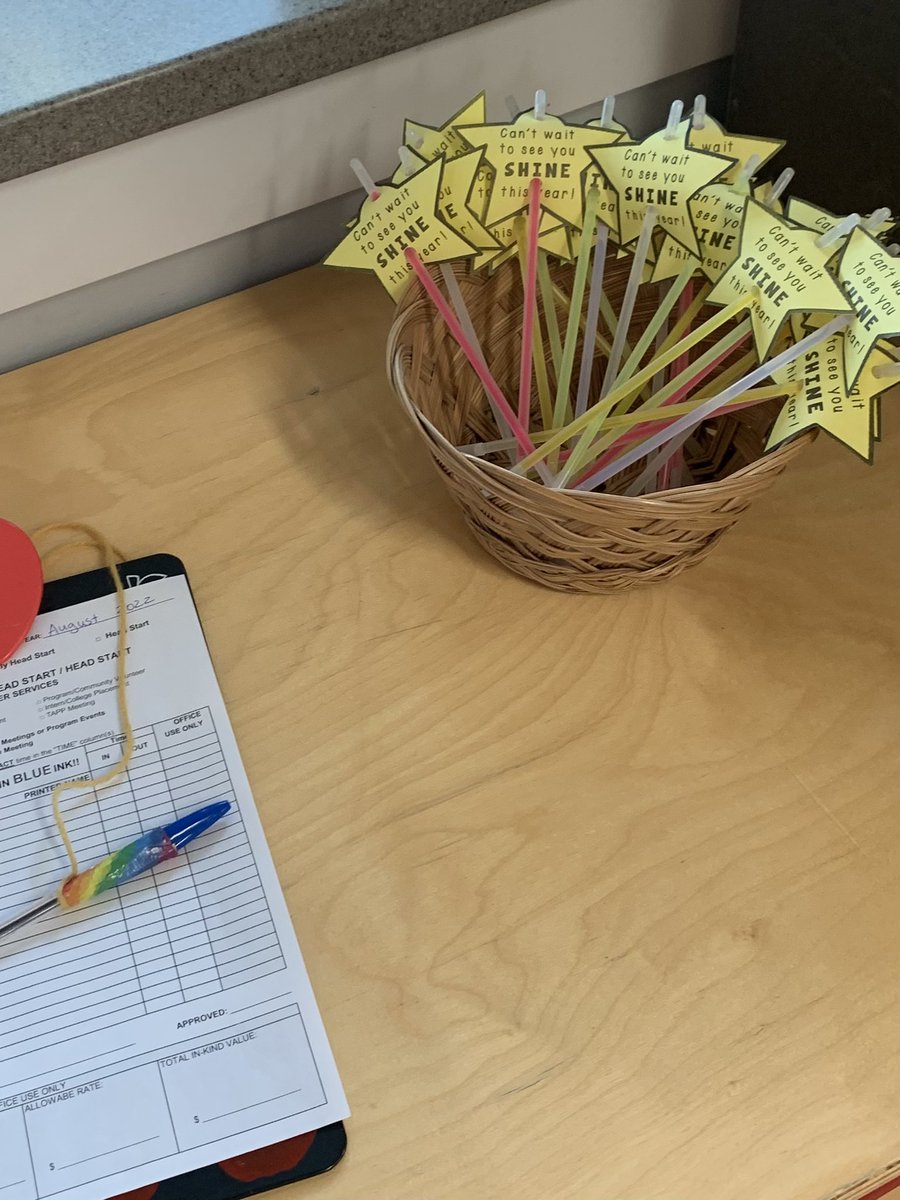BerryPrek's tweet photo. Pinterest steals for the win at Open House tonight! @NorthPanthers1 @Monongalia_Co #NorthPrek https://t.co/jHZSlTDkVn