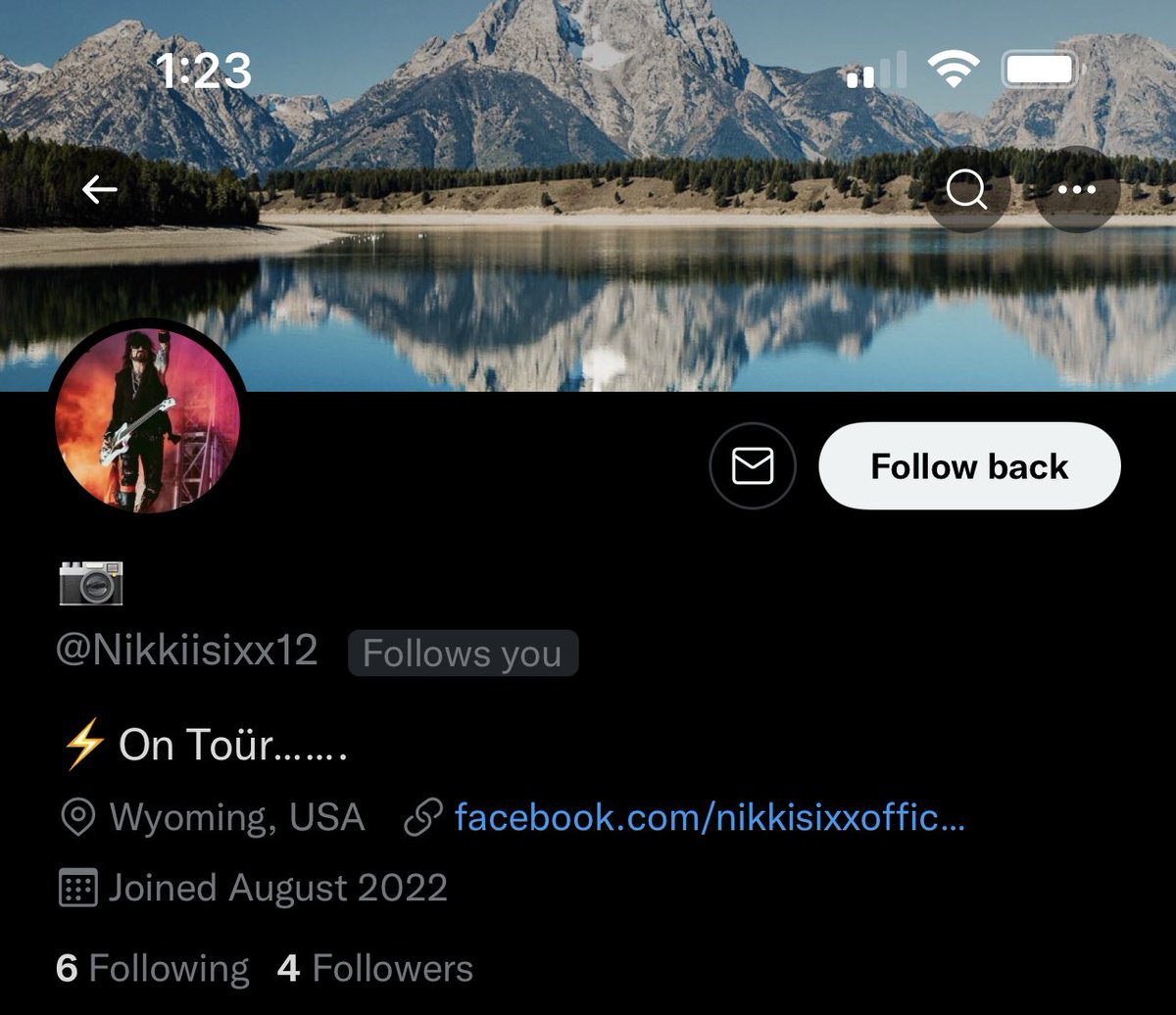 Obvious @NikkiSixx imposter! Reported and blocked 🤘🏼