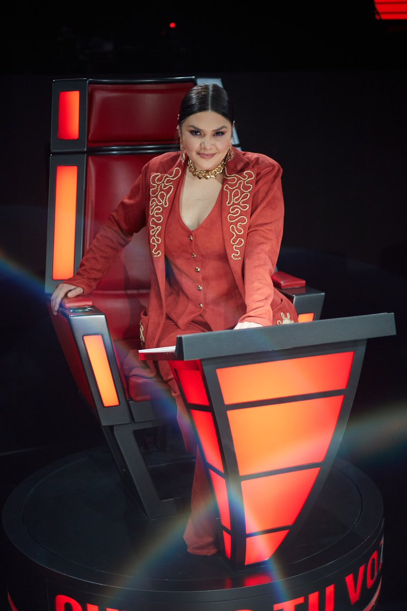 yuritaflowers's tweet photo. ¡¡¡Y así se termina un programa más de @LaVozTvAzteca, feliz con mis niñas, arriba las mujeres oigan !!! https://t.co/pR4PmlPZYS