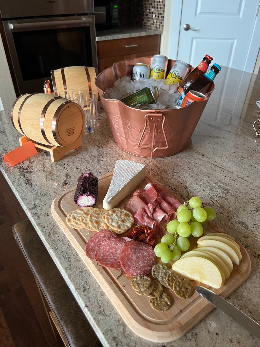 AlyssaJordan91's tweet photo. When you make a charcuterie board for your friends, I’ve never felt more adult. https://t.co/z4mfWvPaGJ