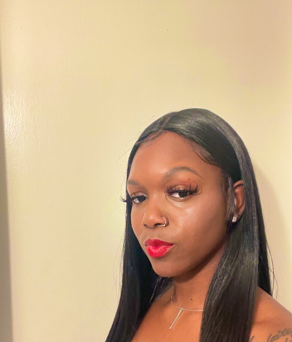 ixcacaoo's tweet photo. #bOSURollCall
Hey! I’m Chinyá (shi-NYE-yah)
•Graduating Senior ‘23
•Fashion Retail Studies ✨
•330 Akron, OH 📍
•Vice Pres. of Society of Sisters 💜💚
•I love meeting new people, let’s connect!
***I’m ready to go out with a bang! https://t.co/3PUwQp6Y7T