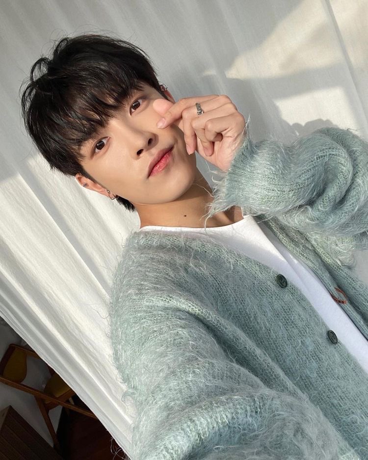 ALLABOUT8M1T's tweet photo. #홍중 : follow everyone who likes/rts to gain atiny moots

@ATEEZofficial #ATEEZ #에이티즈 #HONGJOONG https://t.co/WwE7kZZ6SE