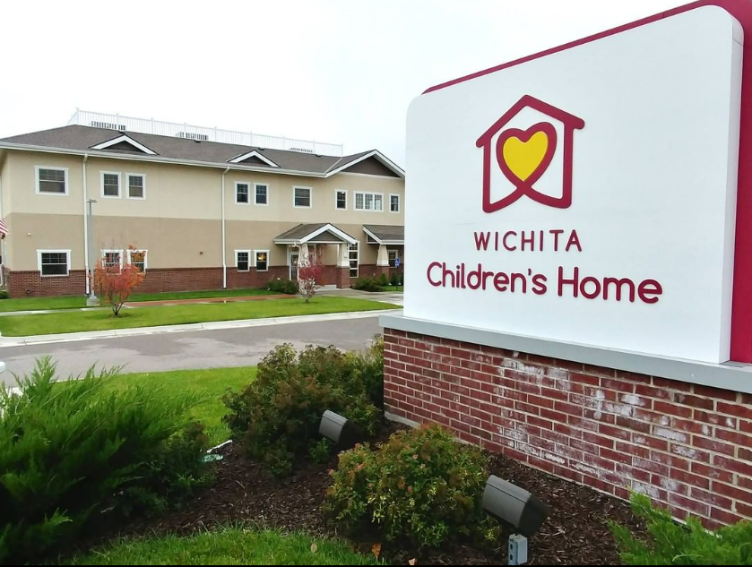 IT_guy8706's tweet photo. My heart is full.β€οΈ The August #RAKoftheDay charity goal for @WichitaChildren has been met! Each & every day these children hope for someone who cares. I am FOREVER GRATEFUL to anyone who helped reach this goal. The Wichita Children's Home truly is a #HomeWithAHeart.
#FosterCare https://t.co/kJpTvSkkQw