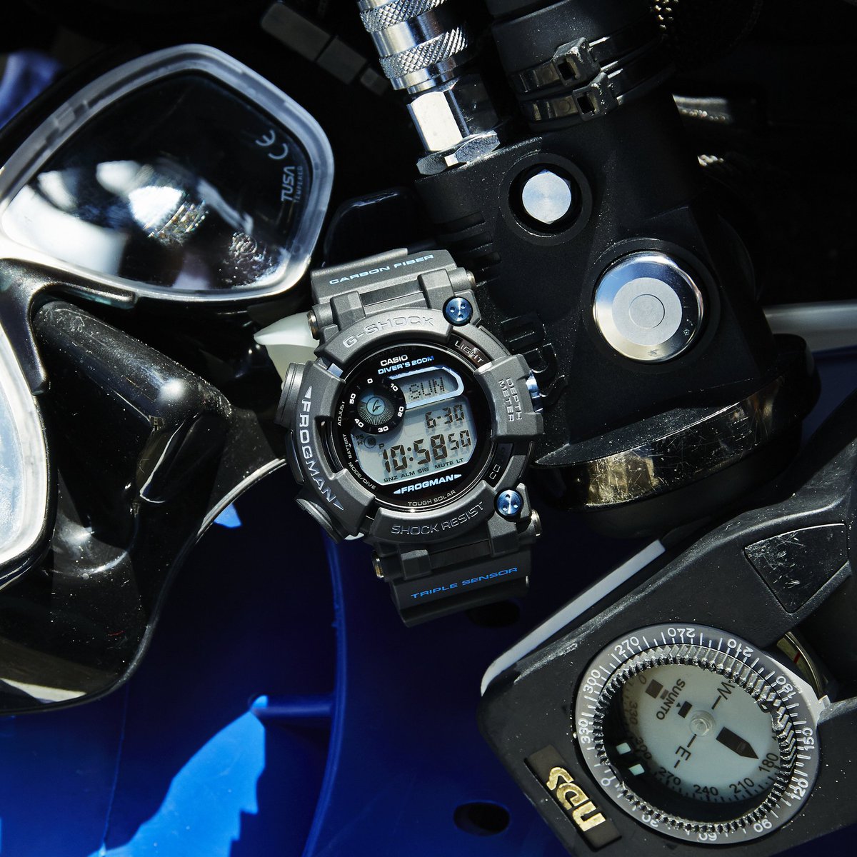 javyscasio's tweet photo. G-SHOCK Master of G FROGMAN
A supple carbon fiber insert band with extra length provide a secure, yet comfortable fit & feel against the wrist or over a wetsuit.
#javys #Gshock #GMan #GMaster #Frogman #MultiBand6 #Solar #TripleSensor #rescue #diver #GWFD1000 #蛙人錶 https://t.co/w63xDYKTIt