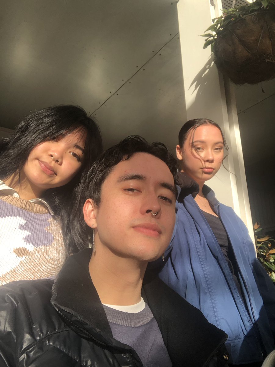 Lucas_Flood's tweet photo. Amanda, me, my sister https://t.co/3TpKYlLZDf
