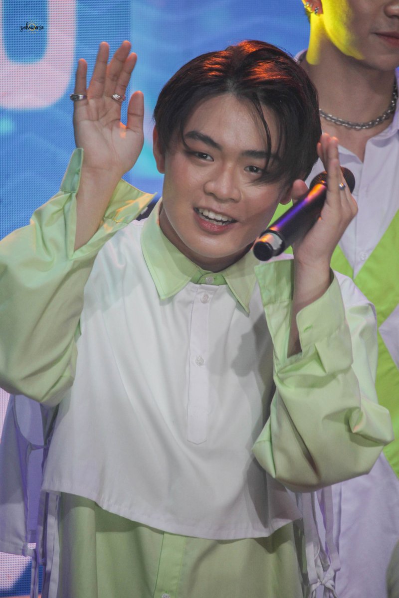 zahniverse's tweet photo. [HQ] 220820 Top Class JC at Top Class the Finale 

CUTE NAKAKAIYAK T.T <333

#TopClassTheFinale 
#KumuTopClass 
#topclass_jc @jeyse_dae https://t.co/vBNtWWWzv1