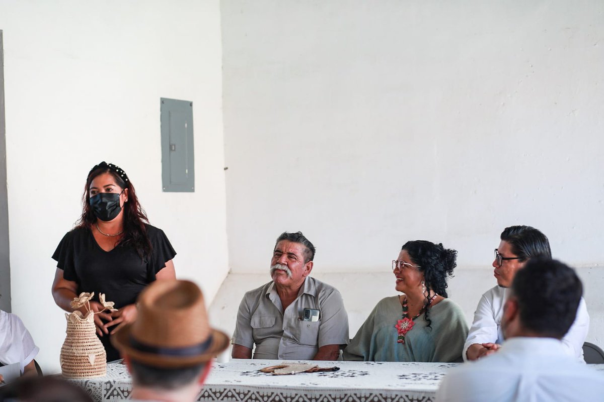 alefrausto's tweet photo. La cultura es el corazón de todos los pueblos. Junto a ejidatarios, autoridades municipales, estatales y la @cultura_mx, uniremos esfuerzos para lograr que el Triunfo, municipio de La Paz, tenga un espacio para vivir la cultura. https://t.co/27rEoFQjAO