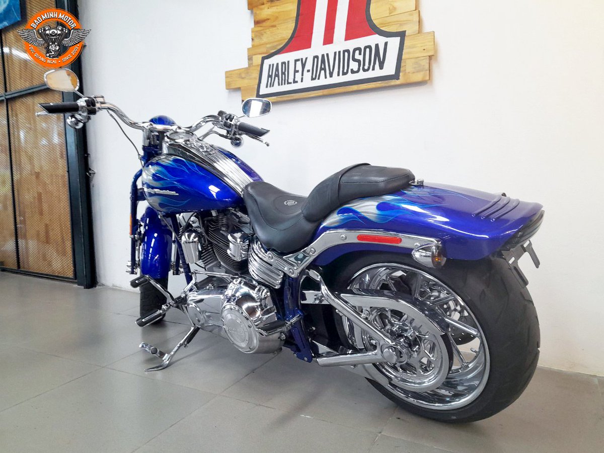 uc_ngai's tweet photo. #harleydavidson #springer #Mortorducquangngai #vietnam https://t.co/wcfc7Odu5V