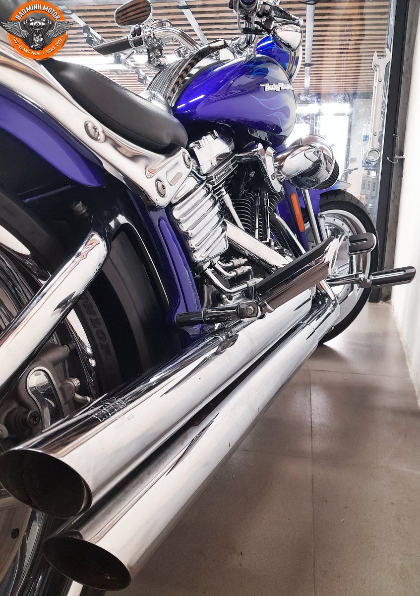 uc_ngai's tweet photo. #harleydavidson #springer #Mortorducquangngai #vietnam https://t.co/wcfc7Odu5V