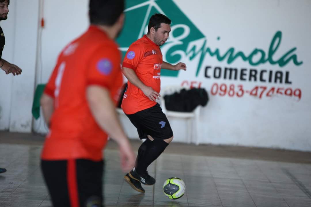 dbyaguilas06's tweet photo. A Semis🦅👊🏻
Con leve mejoría y manejando los tiempos las Águilas vencieron 2-1 a The Kings y lograron  clasificar directo a las semifinales; Enzo "la sombra" Gonzalez, Gabriel "loco" Duarte y Jorgito Villalba(dos goles) grandes figuras en el rojo. @exacsdby #aguilasnuncapara https://t.co/5TZiORa7sc