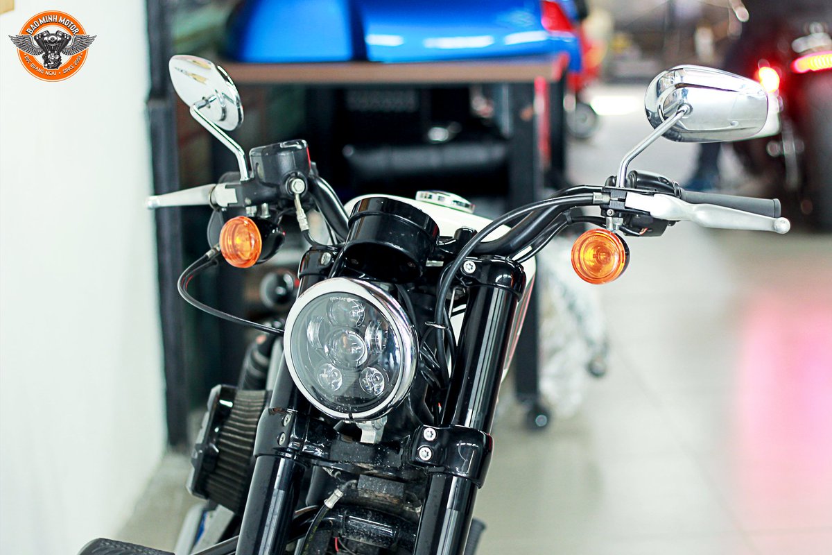 uc_ngai's tweet photo. #harleydavidson #vietnam #motorducquangngai #xl1200 #servicetop1 https://t.co/AjnvWTFgNw