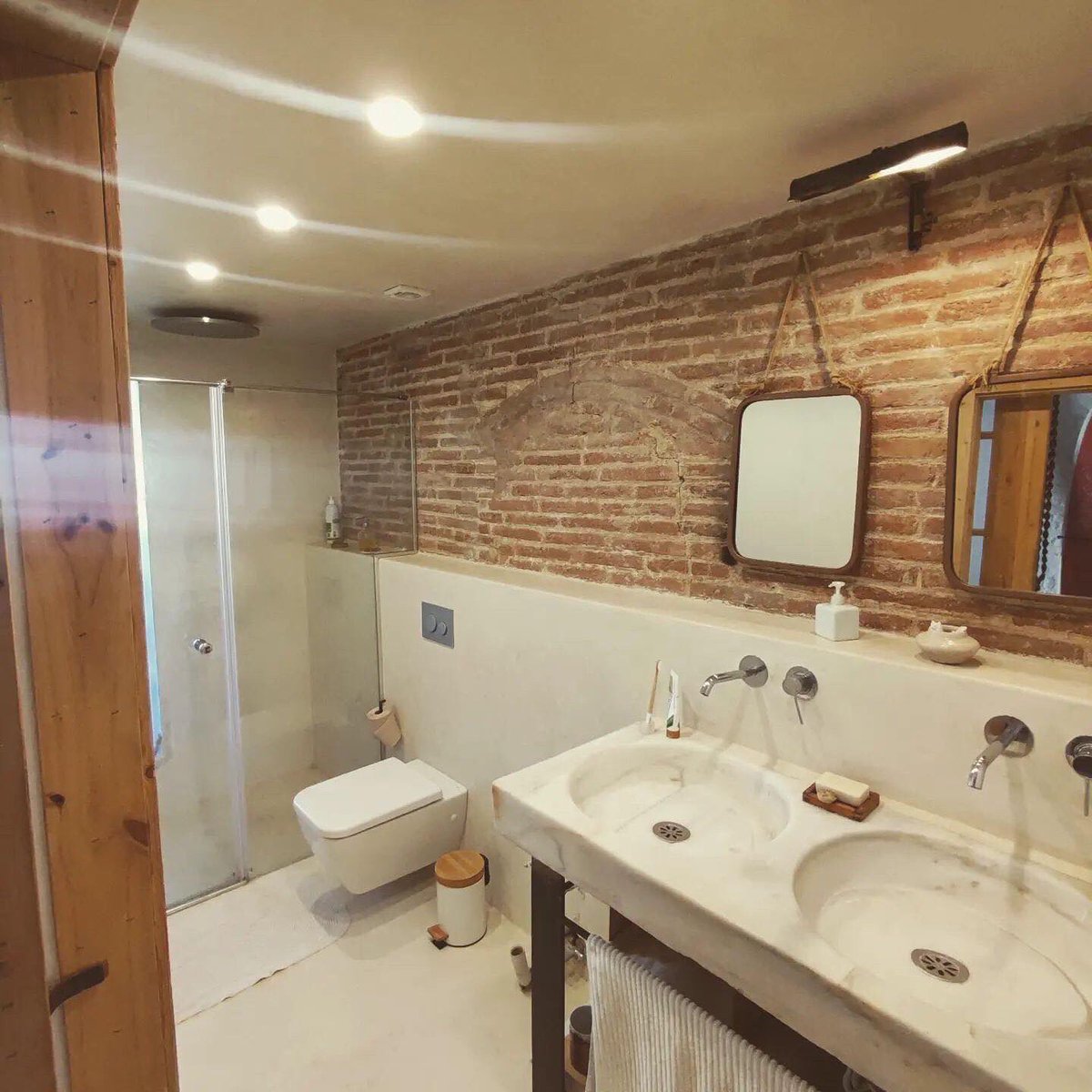 artndecorworld's tweet photo. #tadelakt #interiordesign #limeplaster #venetianplaster #architecture #polishedplaster #marmorino #plaster #design #bathroom #lime #interior #microcement #naturalbuilding #artisan #marrakesh #marrakesh #work #baรฑos #arquitectura #construcciรณn #artndecor https://t.co/rmo2eVNchY