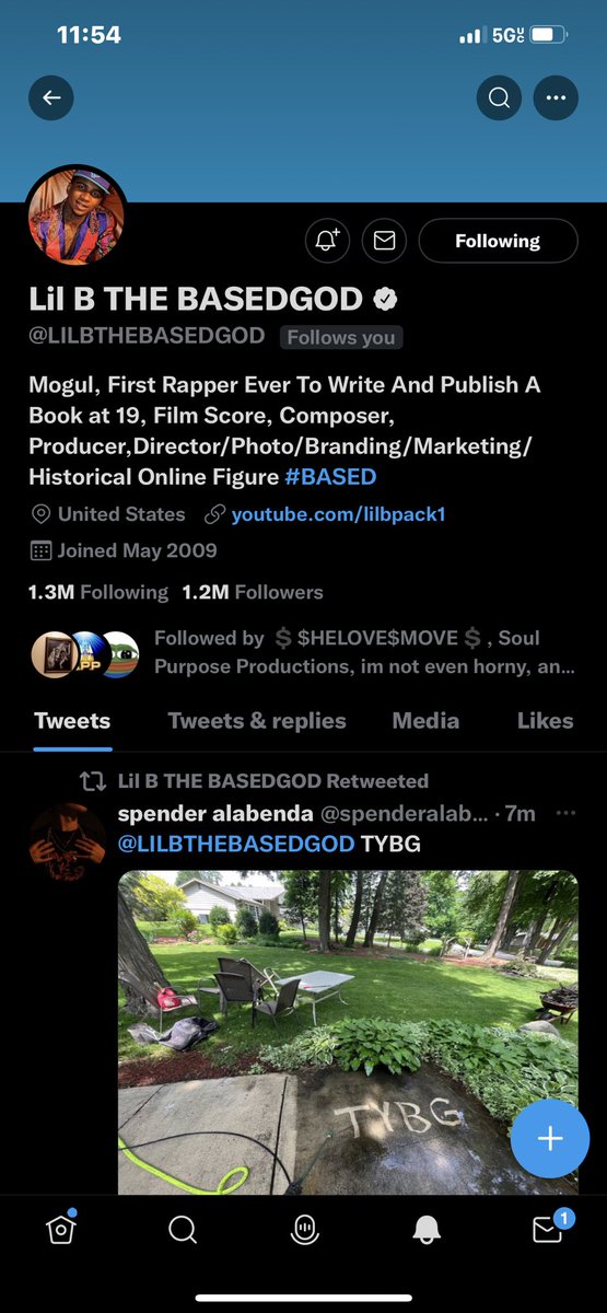 SeeTheFlava's tweet photo. Shoutout @LILBTHEBASEDGOD for following me #Flavaa https://t.co/1I6abWDE32 https://t.co/r6k3fAwr0F