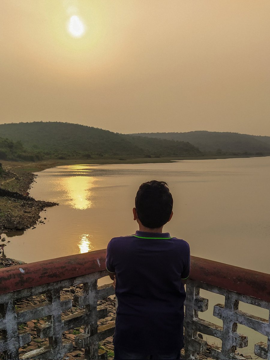 1992Sankar's tweet photo. अगर, मगर और  काश में हूँ,
मैं खुद अपनी तलाश में हूँ
#goodmorning #quote https://t.co/s1fYXCBWjA