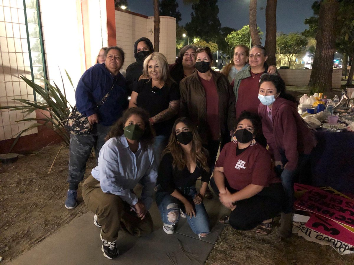 Latinas4RJ's tweet photo. Esta noche la ciudad de Bell Gardens a hecho historia como la primera ciudad en el SurEste de Los Ángeles en pasar una medida de estabilización de rentas! Felicidades a las mujeres luchadoras de Unión de Vecinas de BG!

#HousingIsRJ #RentStabilization4BG https://t.co/Xdzvpl80dG