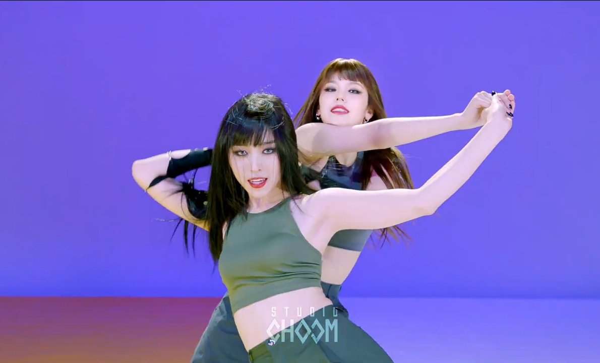 ITZYDomain's tweet photo. [MIX &amp; MAX] @ITZYofficial YEJI AND RYUJIN ‘Break My Heart Myself’ has now surpassed 30 Million views on YouTube! 🎊 

🔗 https://t.co/TgQkfmGPZU
#ITZY #있지 #예지 #류진 https://t.co/bCV80RkB8T