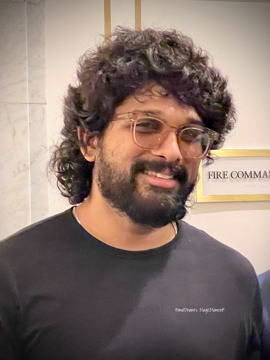 BimalDhami's tweet photo. UpClose #fanmoment #AlluArjun #panindia #superstar #innewyork #nyc #Manhattan @alluarjun @FIANYNJCTNE @IndiainNewYork https://t.co/aAV1cOwknY