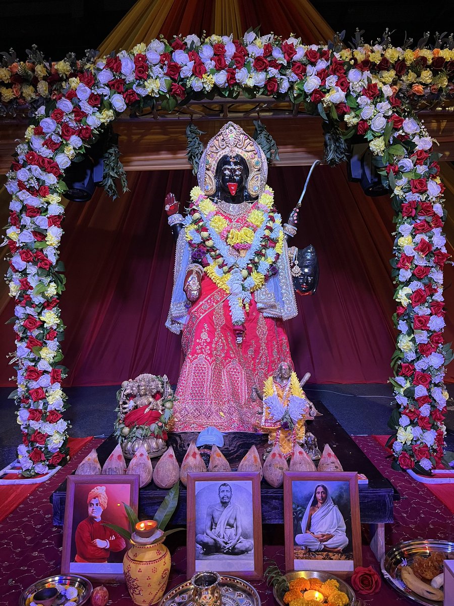 KaliYatraFest's tweet photo. Kali Yatra Festival 2022 Night 2!
#MahaKali #KYF2022 #KYFTT 🇹🇹 https://t.co/QxkTGeK565