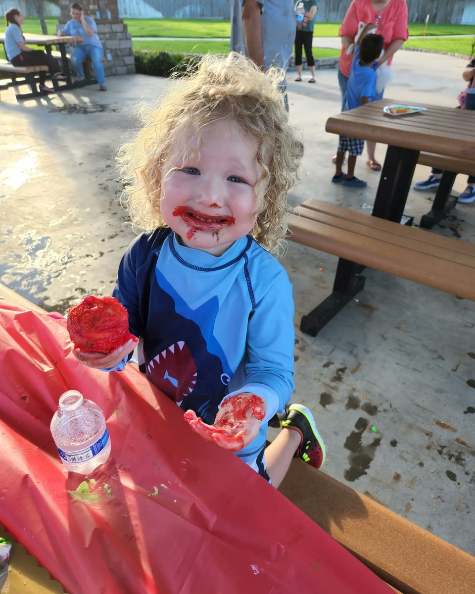 ThomasEPowellJr's tweet photo. I promise it's cupcake icing! LoL. He is still a cutie! Fun in the sun. #irishboy #irishcutie #Irish #blondehair #blueeyes #sutton #playinginthepark #sunnyday #irishkid #cupecake #waterfun https://t.co/GGHw8g0gTw