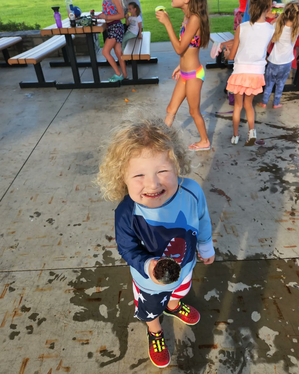 ThomasEPowellJr's tweet photo. I promise it's cupcake icing! LoL. He is still a cutie! Fun in the sun. #irishboy #irishcutie #Irish #blondehair #blueeyes #sutton #playinginthepark #sunnyday #irishkid #cupecake #waterfun https://t.co/GGHw8g0gTw