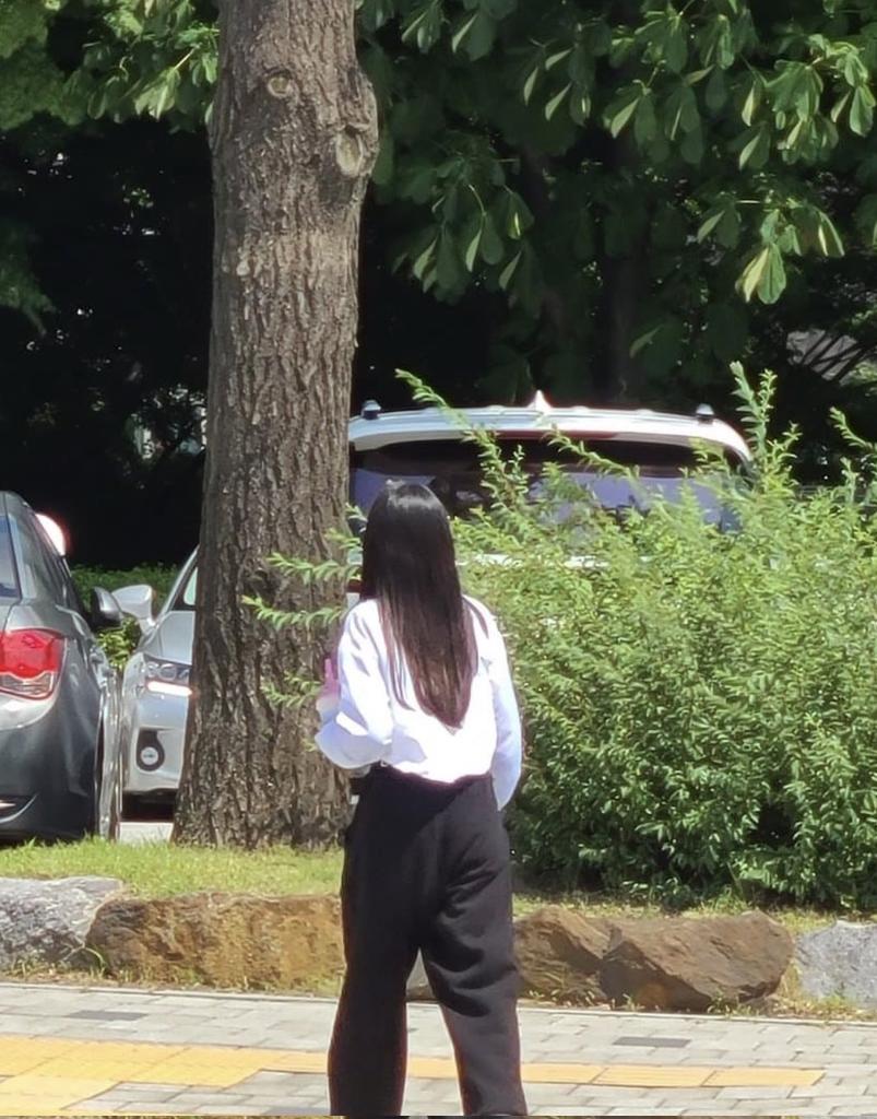 JGRfacts's tweet photo. Our actress Jang Gyuri finally spotted again 👀

#장규리 #JangGyuri #규리 #Gyuri #CheerUp #치얼업 https://t.co/TD9z1Zokxr